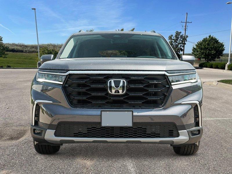 new 2025 Honda Pilot car, priced at $48,985