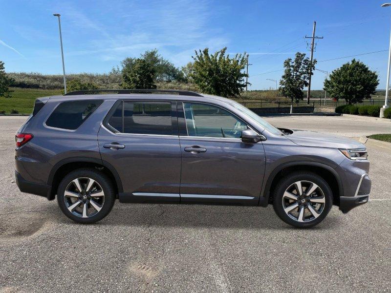 new 2025 Honda Pilot car, priced at $48,985