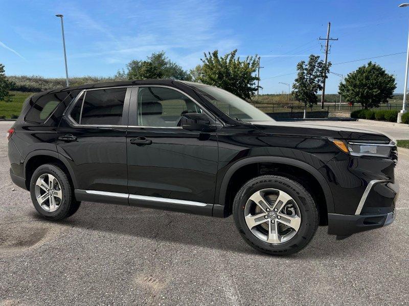 new 2025 Honda Pilot car, priced at $47,050