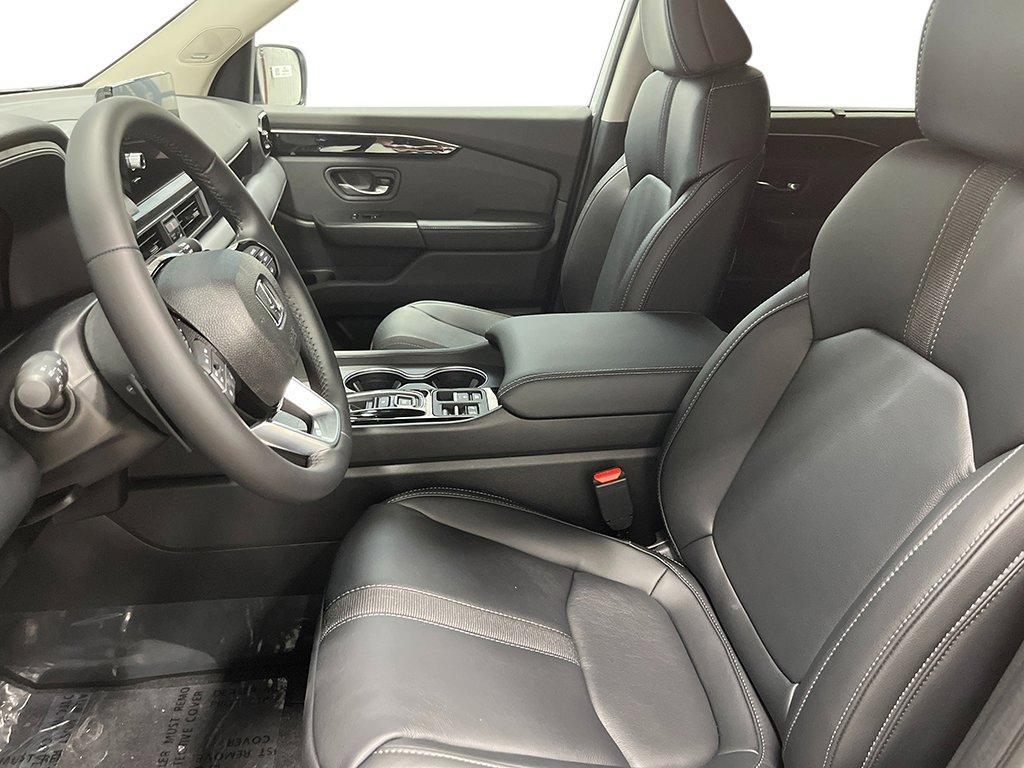 new 2025 Honda Pilot car, priced at $53,405