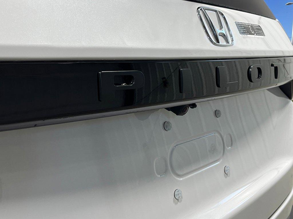 new 2025 Honda Pilot car, priced at $53,405
