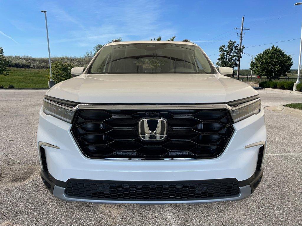 new 2025 Honda Pilot car, priced at $53,405