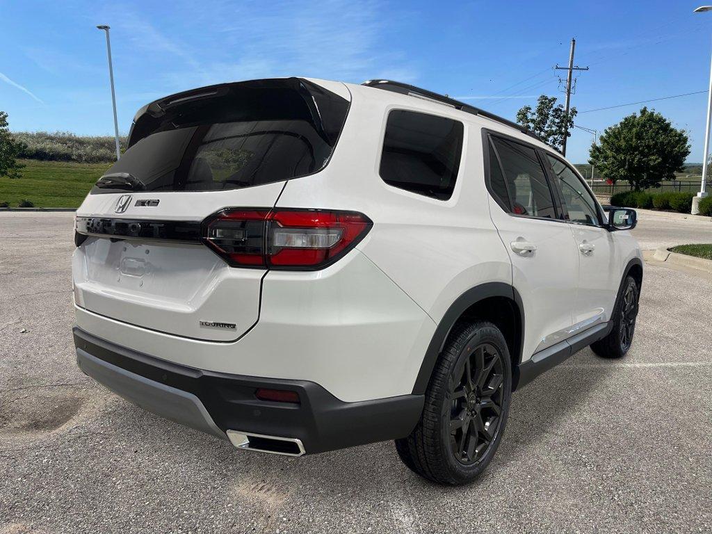 new 2025 Honda Pilot car, priced at $53,405