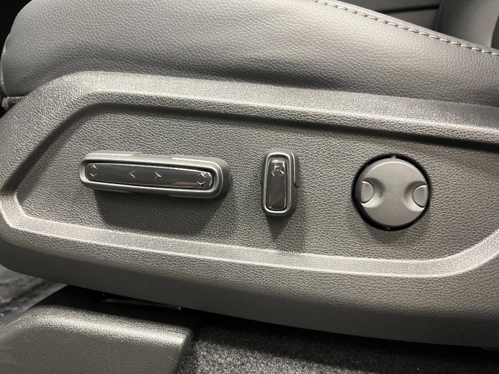 new 2025 Honda Pilot car, priced at $53,405
