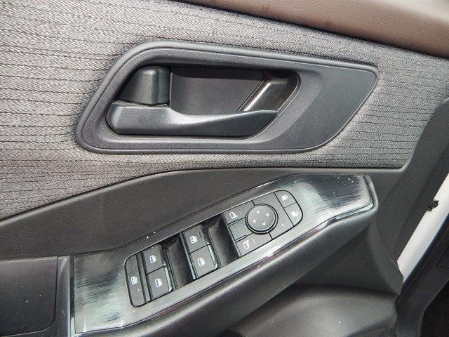 used 2023 Nissan Rogue car, priced at $22,300