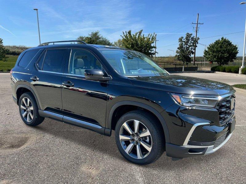 new 2025 Honda Pilot car, priced at $52,040