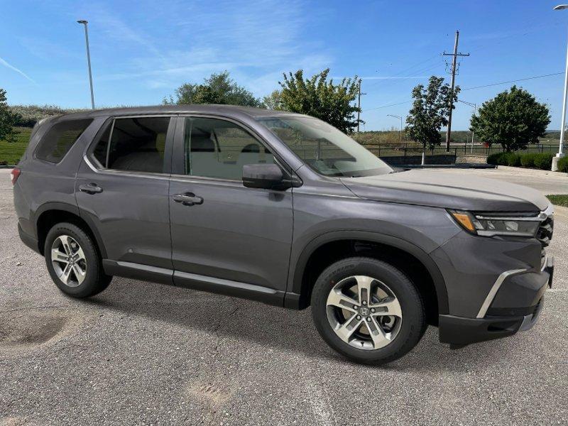 new 2025 Honda Pilot car, priced at $47,780