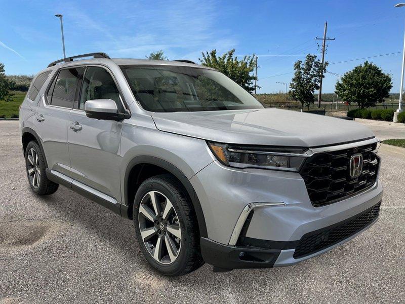 new 2025 Honda Pilot car, priced at $54,530