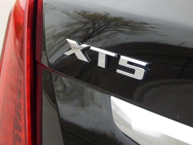 used 2021 Cadillac XT5 car, priced at $27,995