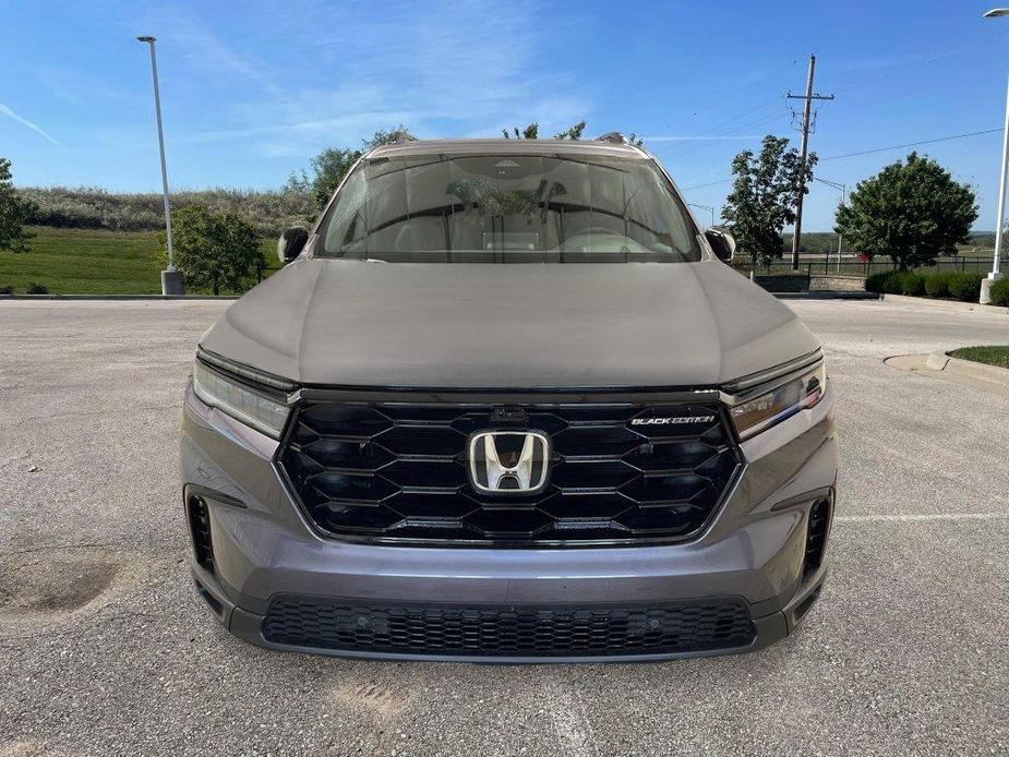 new 2025 Honda Pilot car, priced at $55,975