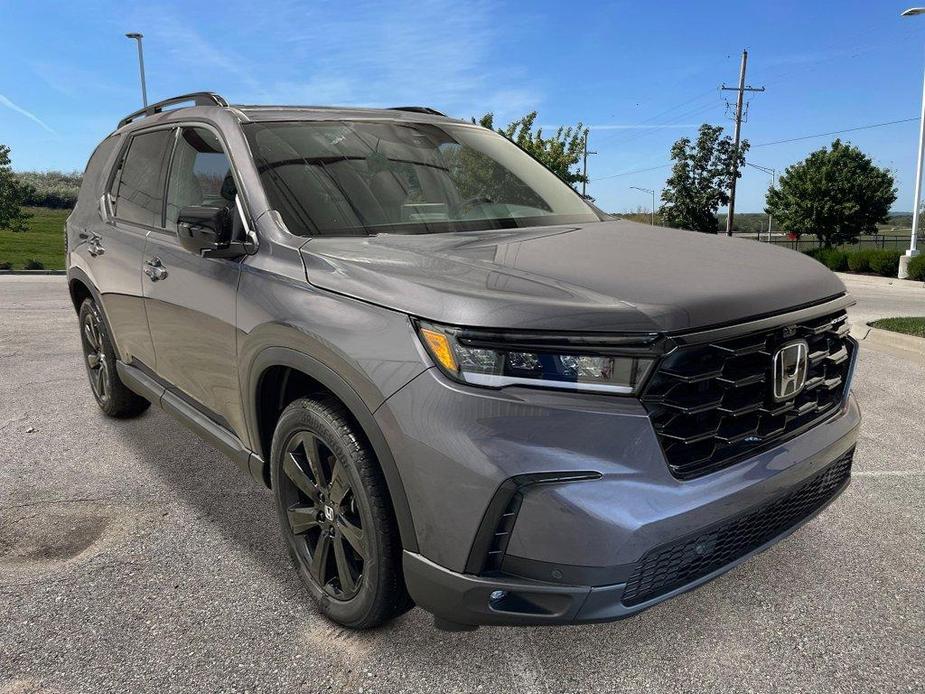 new 2025 Honda Pilot car, priced at $55,975