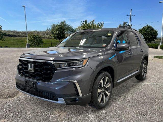 new 2025 Honda Pilot car, priced at $52,075