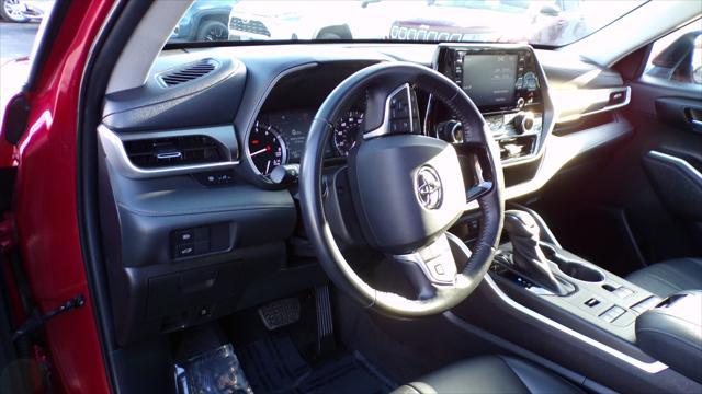 used 2021 Toyota Highlander car, priced at $33,995