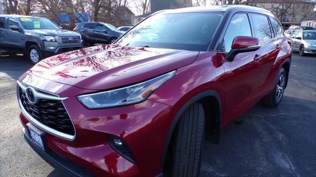 used 2021 Toyota Highlander car, priced at $33,995