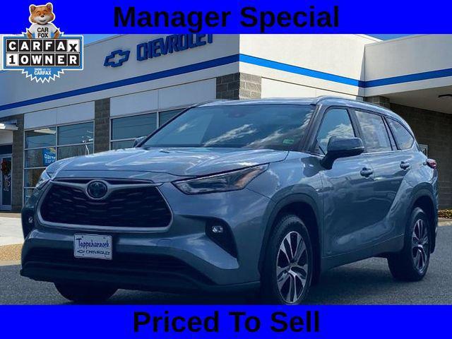 used 2023 Toyota Highlander Hybrid car, priced at $31,500
