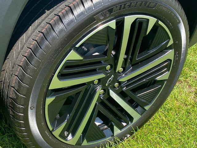 new 2026 Chevrolet Equinox car, priced at $37,190