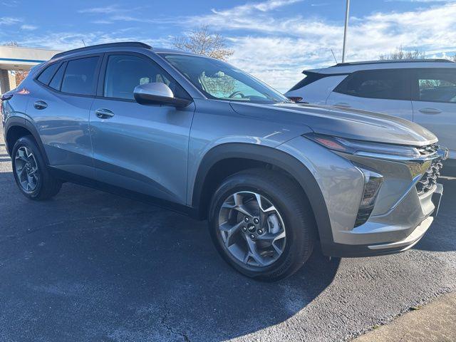 new 2025 Chevrolet Trax car, priced at $24,260