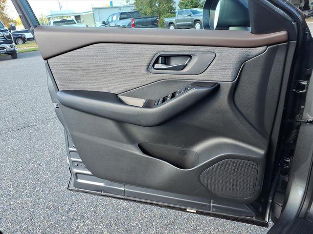 used 2023 Nissan Rogue car, priced at $21,300