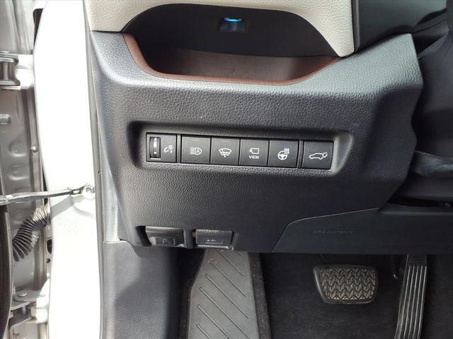 used 2020 Toyota RAV4 car, priced at $28,800