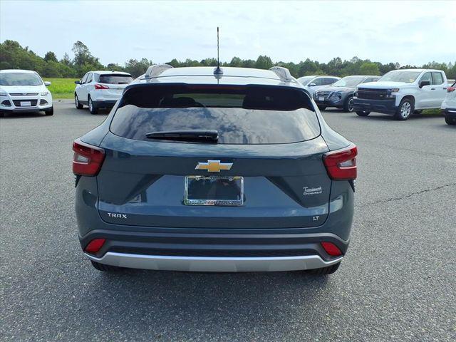 new 2025 Chevrolet Trax car, priced at $22,800