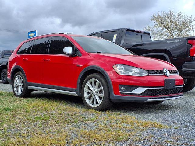 used 2017 Volkswagen Golf Alltrack car, priced at $11,000