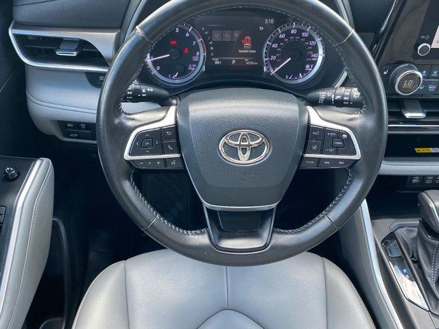 used 2023 Toyota Highlander car, priced at $35,500