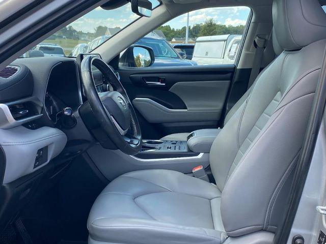 used 2023 Toyota Highlander car, priced at $35,500