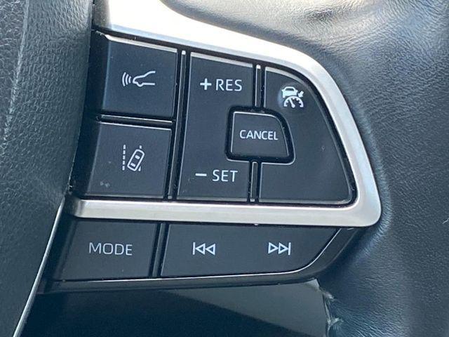 used 2023 Toyota Highlander car, priced at $35,500