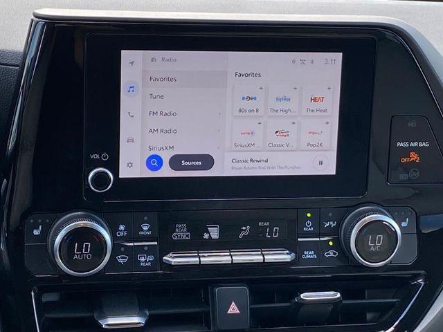 used 2023 Toyota Highlander car, priced at $35,500