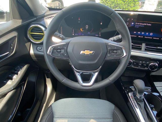 new 2025 Chevrolet Trax car