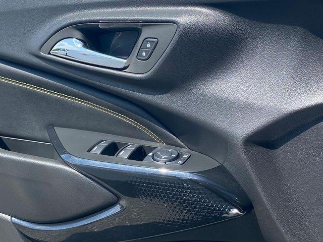 new 2025 Chevrolet Trax car