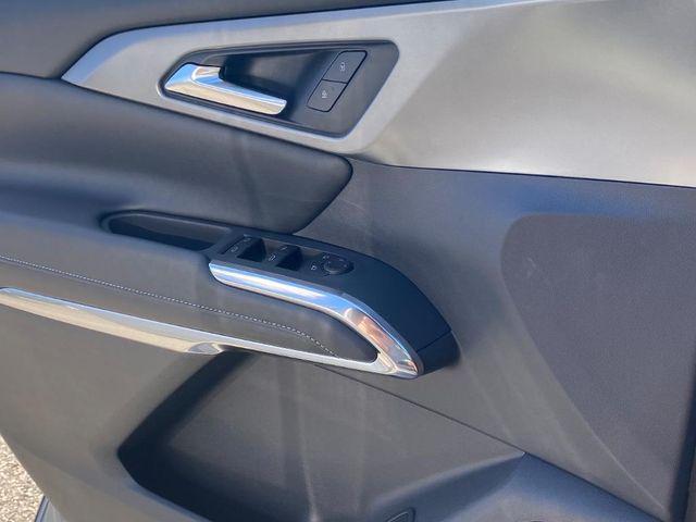 new 2026 Chevrolet Traverse car, priced at $41,980