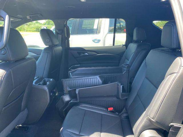 new 2026 Chevrolet Traverse car, priced at $41,980