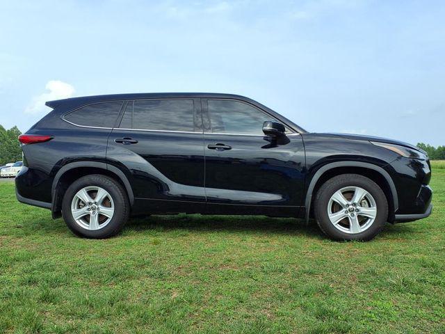 used 2021 Toyota Highlander car, priced at $28,998