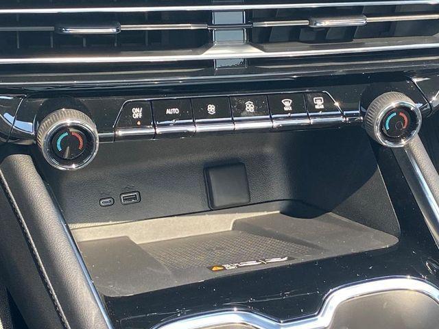 new 2025 Chevrolet Traverse car, priced at $46,555