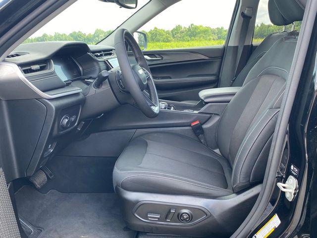 used 2024 Jeep Grand Cherokee car, priced at $33,500