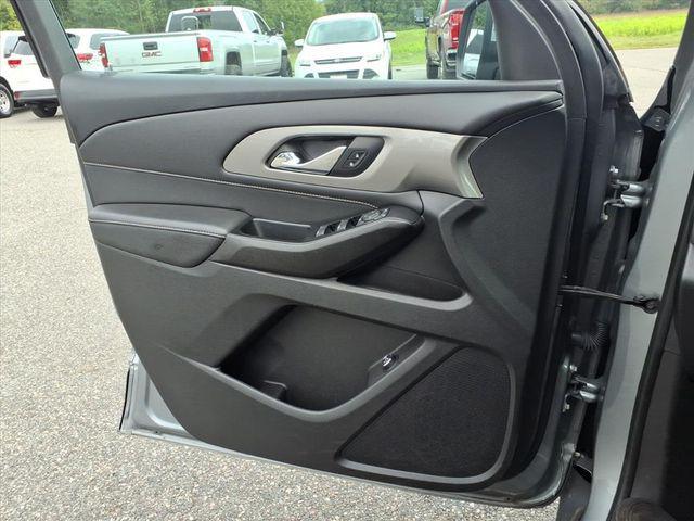 used 2023 Chevrolet Traverse car, priced at $31,800