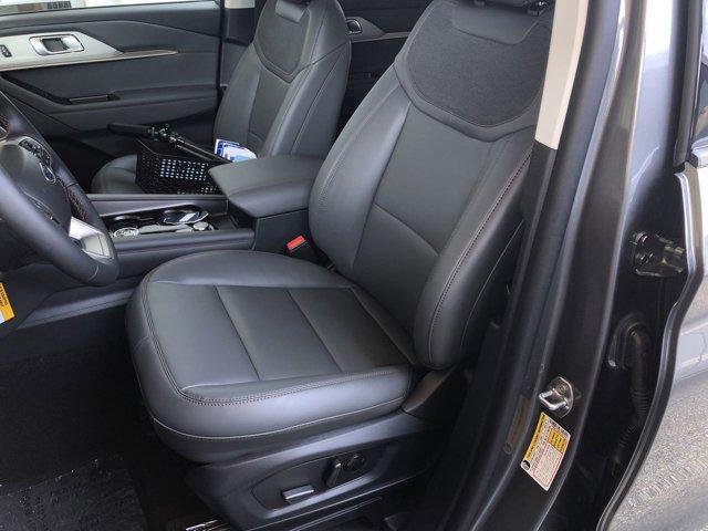 new 2025 Ford Explorer car, priced at $39,977