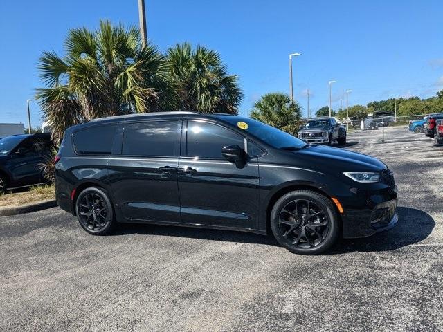 used 2023 Chrysler Pacifica car, priced at $28,995
