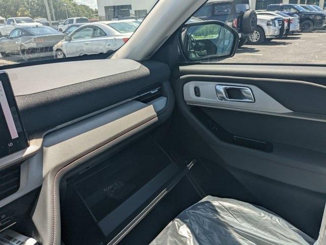 new 2025 Ford Explorer car, priced at $39,346