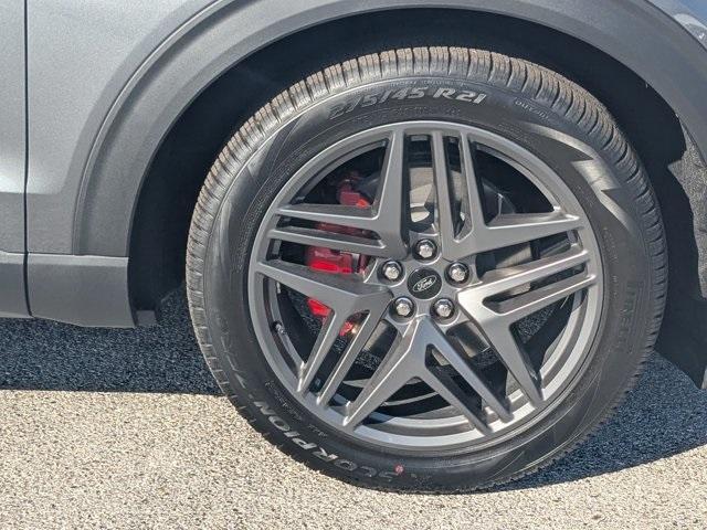 new 2025 Ford Explorer car, priced at $55,995