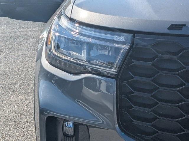 new 2025 Ford Explorer car, priced at $55,995