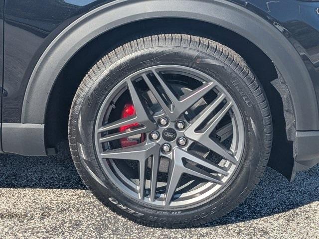 new 2025 Ford Explorer car, priced at $55,995