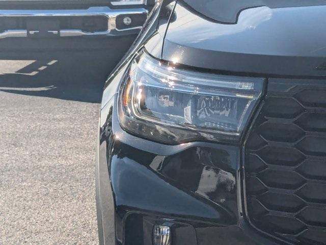 new 2025 Ford Explorer car, priced at $55,995