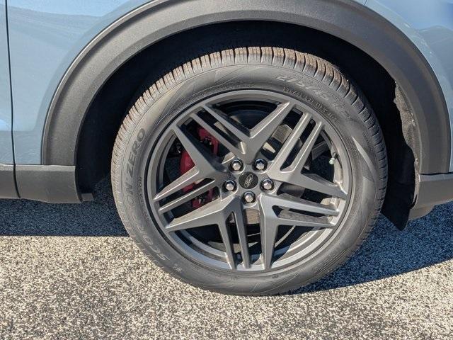 new 2025 Ford Explorer car, priced at $43,995