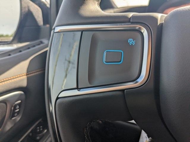 new 2025 Ford Expedition car, priced at $79,995