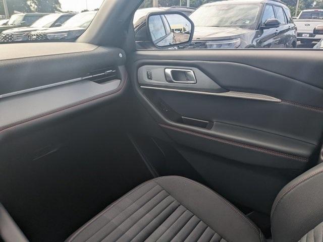 new 2025 Ford Explorer car, priced at $40,495