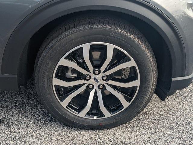 new 2025 Ford Explorer car, priced at $40,495
