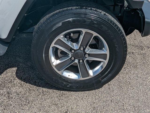 used 2022 Jeep Wrangler Unlimited car, priced at $31,997