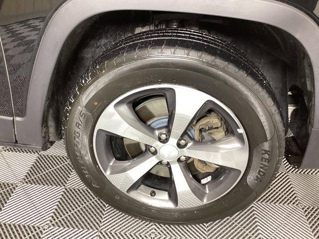 used 2019 Jeep Cherokee car, priced at $14,445